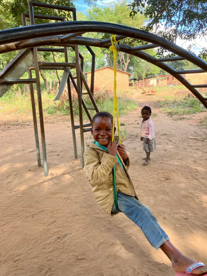 The swings... The swings...